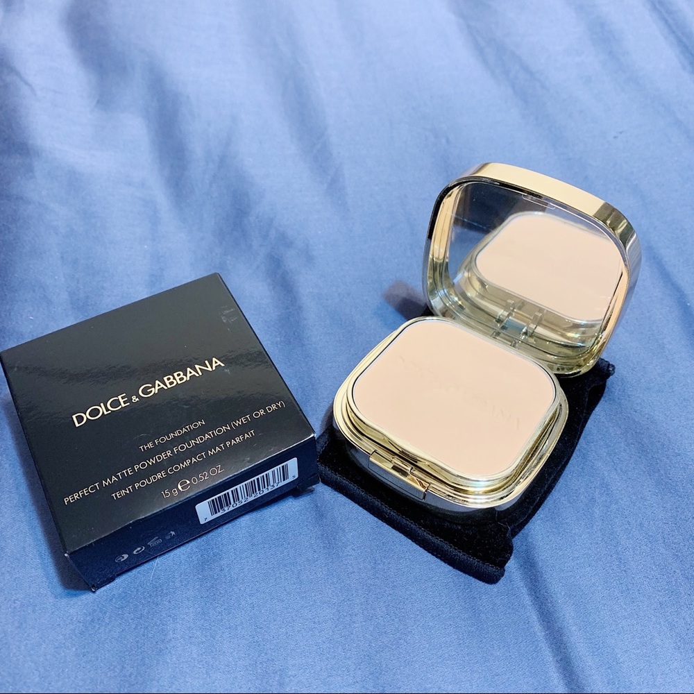 Dolce & Gabbana Perfect Matte Powder Foundation